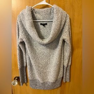 Scoop neck sweater